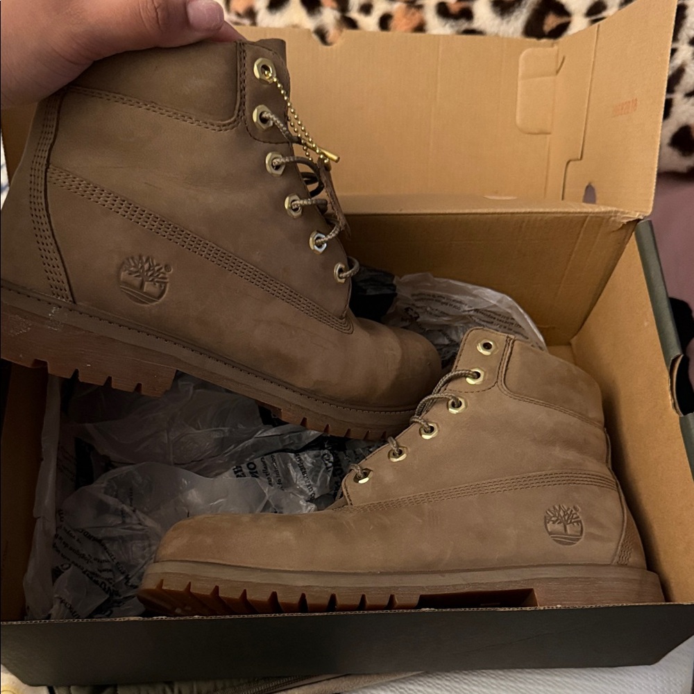 Timberland Tan Leather Ankle Boots